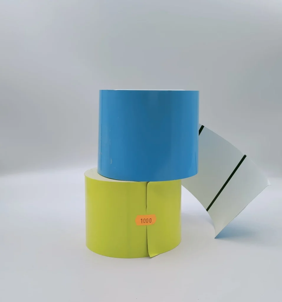 Cartulina blanca con topo impreso, utilizada para trazabilidad de frutas y hortalizas en cámaras de frío